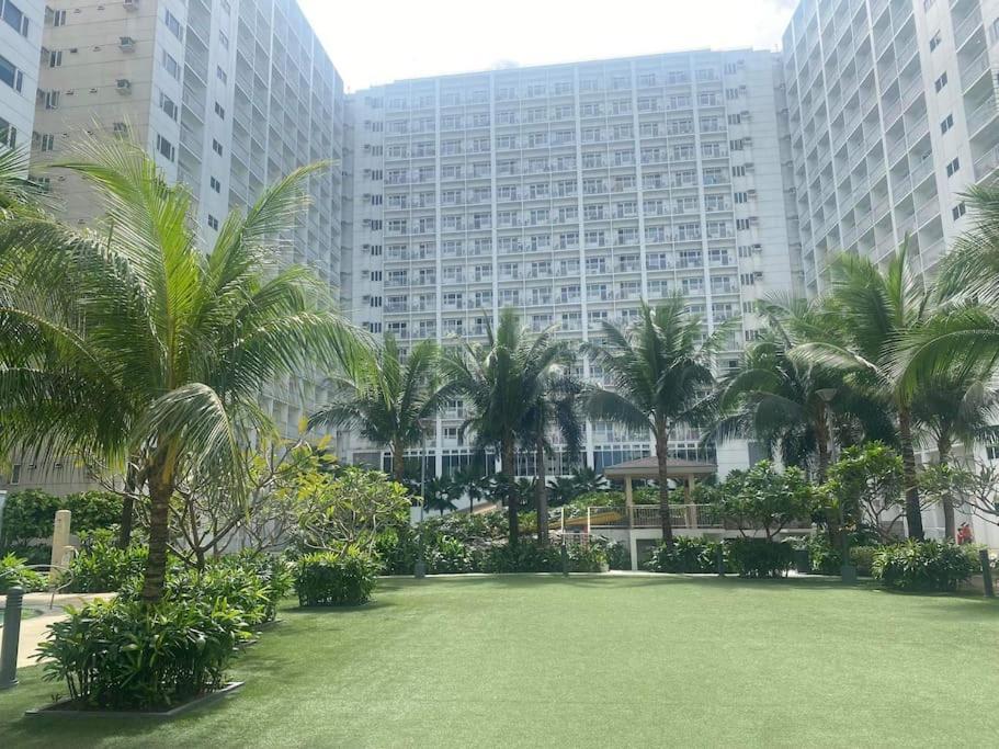Shore 1 & 3 Residences Moa 1Br With Balcony By Darpm Manila Exteriör bild