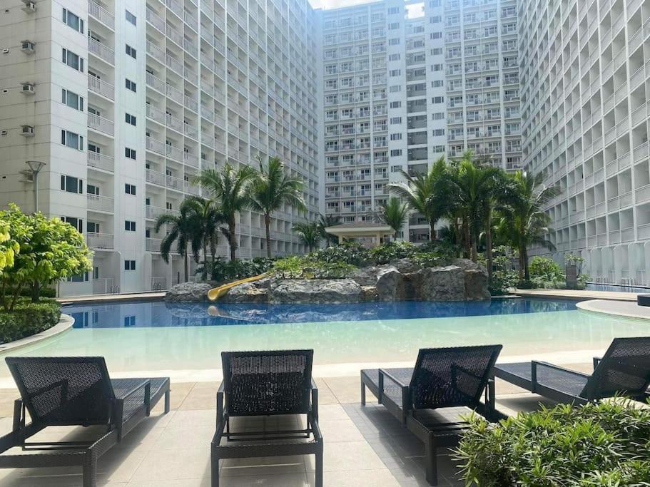 Shore 1 & 3 Residences Moa 1Br With Balcony By Darpm Manila Exteriör bild